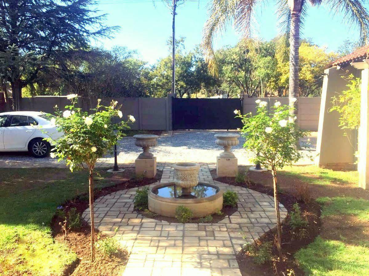 Nouveau Studios Pretoria Bagian luar foto