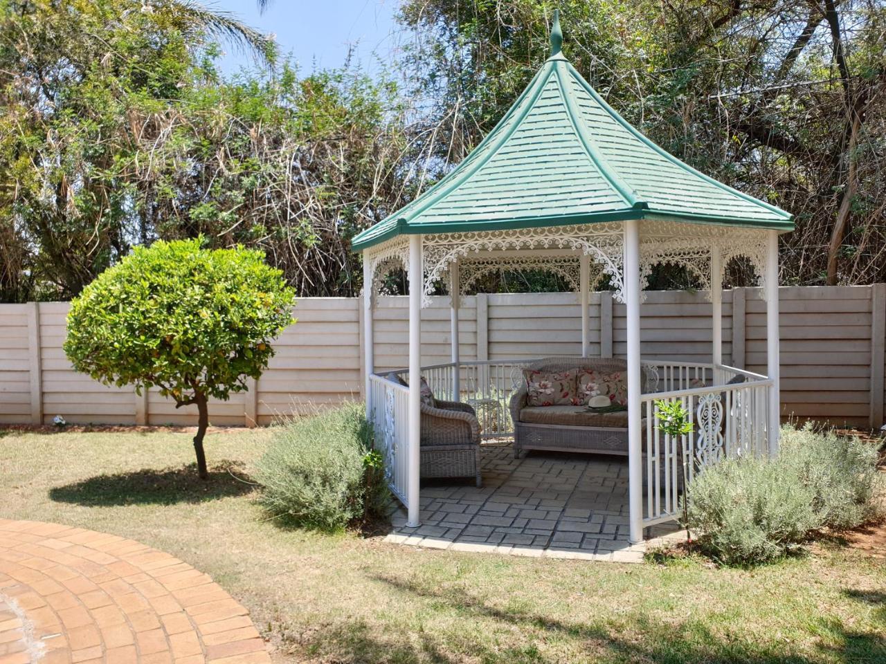 Nouveau Studios Pretoria Bagian luar foto